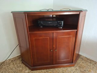 Mueble esquinero para TV de madera