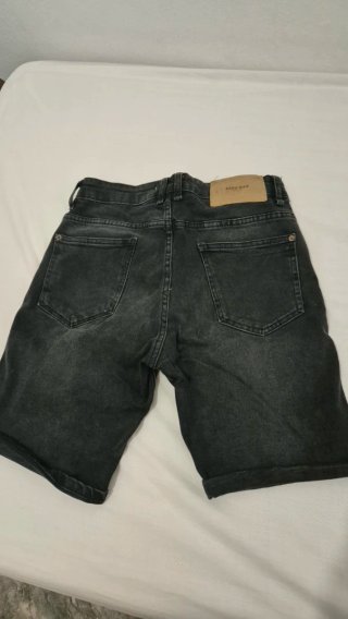 Bermudas vaqueras negras Zara