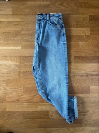 Pantalón Vaquero Mom Fit Zara