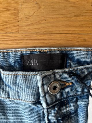 Pantalón Vaquero Mom Fit Zara