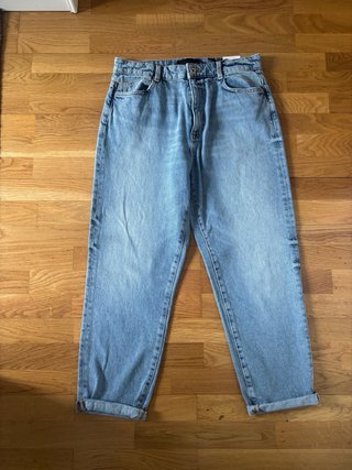 Pantalón Vaquero Mom Fit Zara