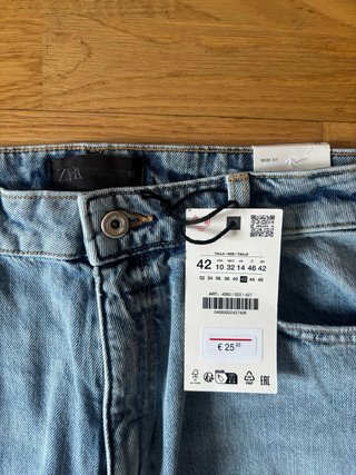 Pantalón Vaquero Mom Fit Zara