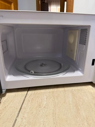 Microondas Blanco Compacto