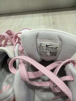Zapatillas Nike Talla 37.5 Rosa y Blanco