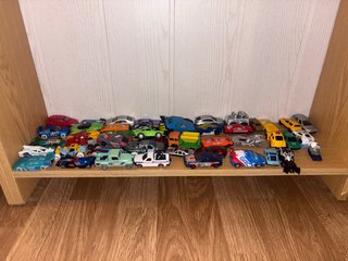 Lote de 30 coches de juguete variados