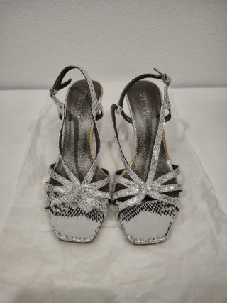 Sandalias plateadas estilo retro Talla 36