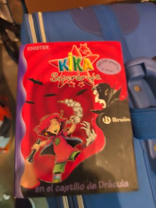 Libro Kika Superbruja en el castillo de Drácula -