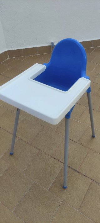 Trona IKEA Azul y Blanca