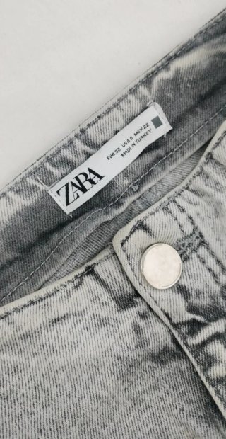 Pantalón Zara tobillero gris