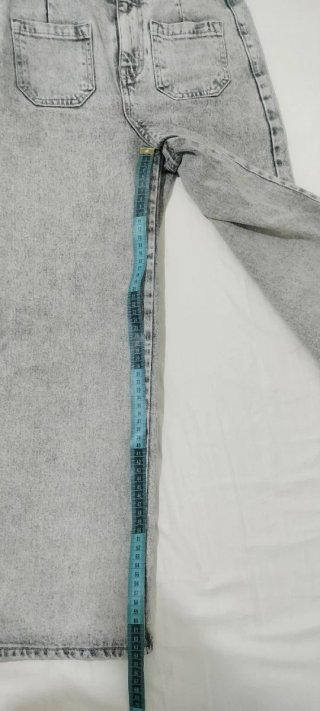 Pantalón Zara tobillero gris