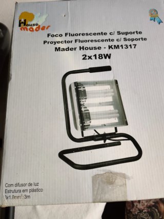 Proyector Fluorescente Mader House KM1317