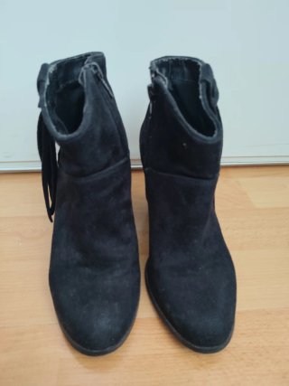 Botines de Ante Negro con Flecos Marypaz Talla 35