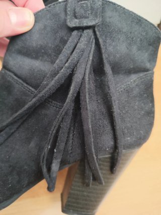 Botines de Ante Negro con Flecos Marypaz Talla 35
