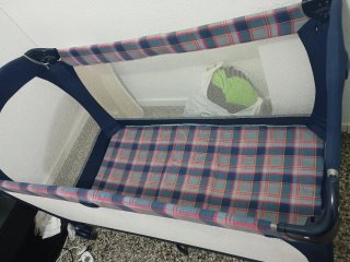 Cuna de viaje plegable con ruedas