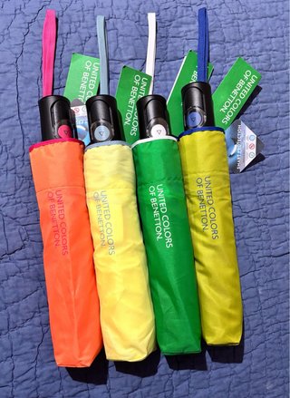 Paraguas United Colors of Benetton