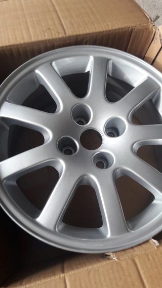 Llantas Peugeot Ouragan 16", ET 20 + Falken Nuevas