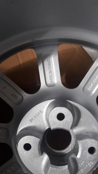 Llantas Peugeot Ouragan 16", ET 20 + Falken Nuevas
