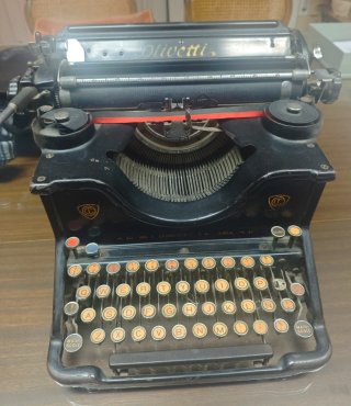 Máquina de escribir años 30 Olivetti M40