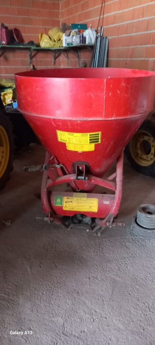 Abonadora roja