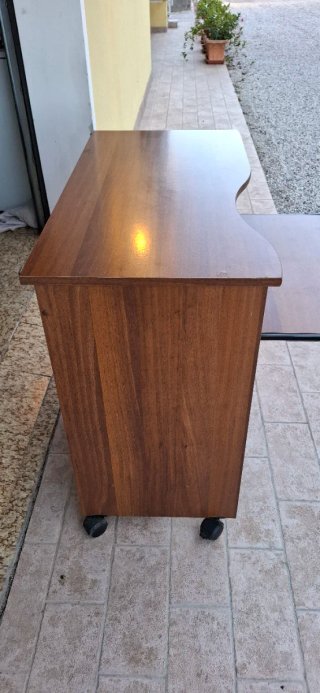 Tavolo per computer in legno