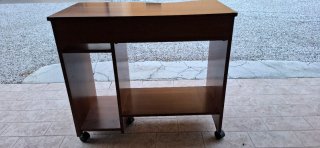Tavolo per computer in legno