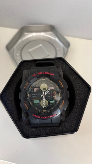 Reloj Casio G-Shock Negro y Rojo