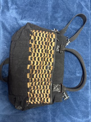 Bolso Kipling Negro y Dorado