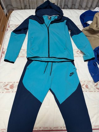 Conjunto Nike Tech Fleece Azul y Turquesa