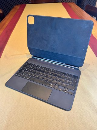 Magic Keyboard iPad Pro 11"