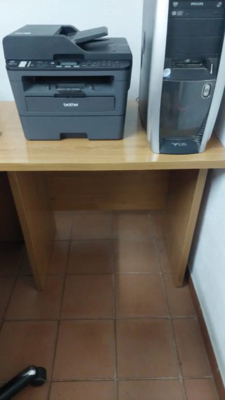 Set di 2 tavoli da ufficio in legno