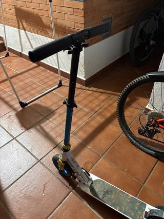 Patinete infantil oxelo blanco y azul