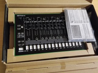 Caja de ritmos Roland TR-8