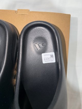 Adidas Yeezy Slide Negro
