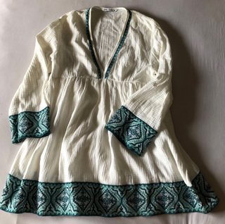 Vestido Zara blanco con bordado