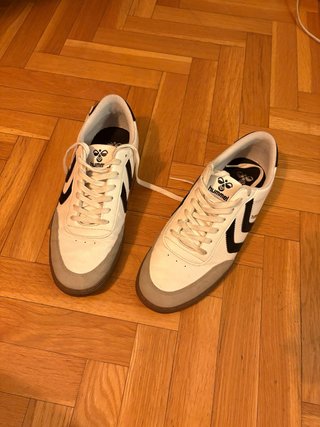 Zapatillas Hummel Blancas y Negras