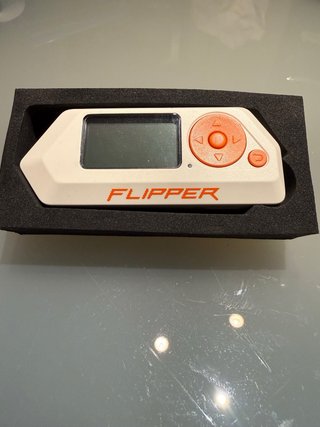 Flipper Zero Multi-tool + scheda SD da 4 GB e SW libero