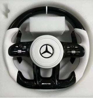 Volante Mercedes AMG Blanco y Negro
