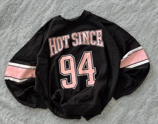 Sudadera negra oversize H&M Divide “Hot Since 94”