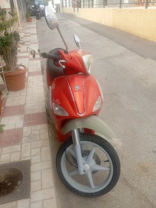 Scooter Piaggio 125cc averiada