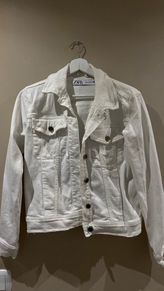 Chaqueta vaquera blanca Zara