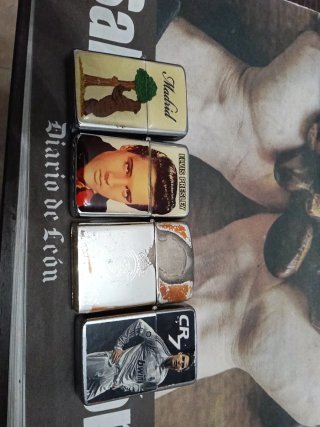 Set di 4 accendini Zippo