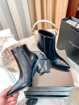 Botins Saint Laurent (YSL) Pretos