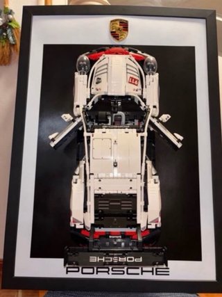 LEGO Technic Porsche 911 RSR enmarcado