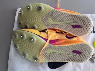 Zapatillas de clavos Nike amarillas Talla 40.5