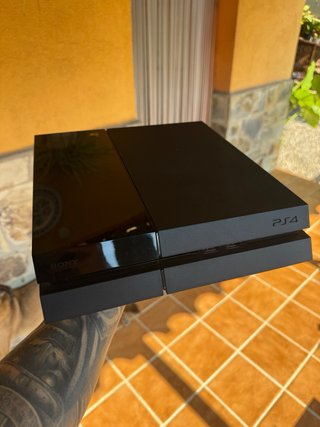 PS4 (PlayStation 4) con 2 mandos