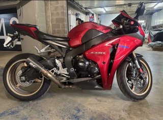 Honda CBR 600 RR Sportbike Roja
