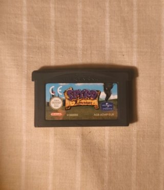 Spyro Adventure (Nintendo Game Boy Advance)