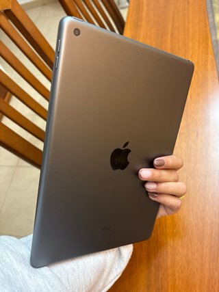 iPad 9ª Gen 256GB Grigio. Custodia inclusa!