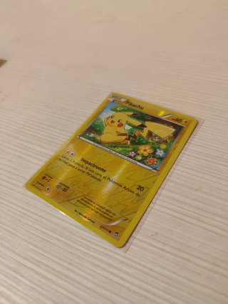 Carta Pokémon Pikachu 27/111 Reverse