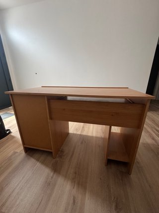 Scrivania in legno con cassetto e ante